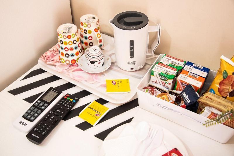 บีแอนด์บี เมโทรโปลิแตน Bed & Breakfast เนเปิลส์ ภายนอก รูปภาพ
