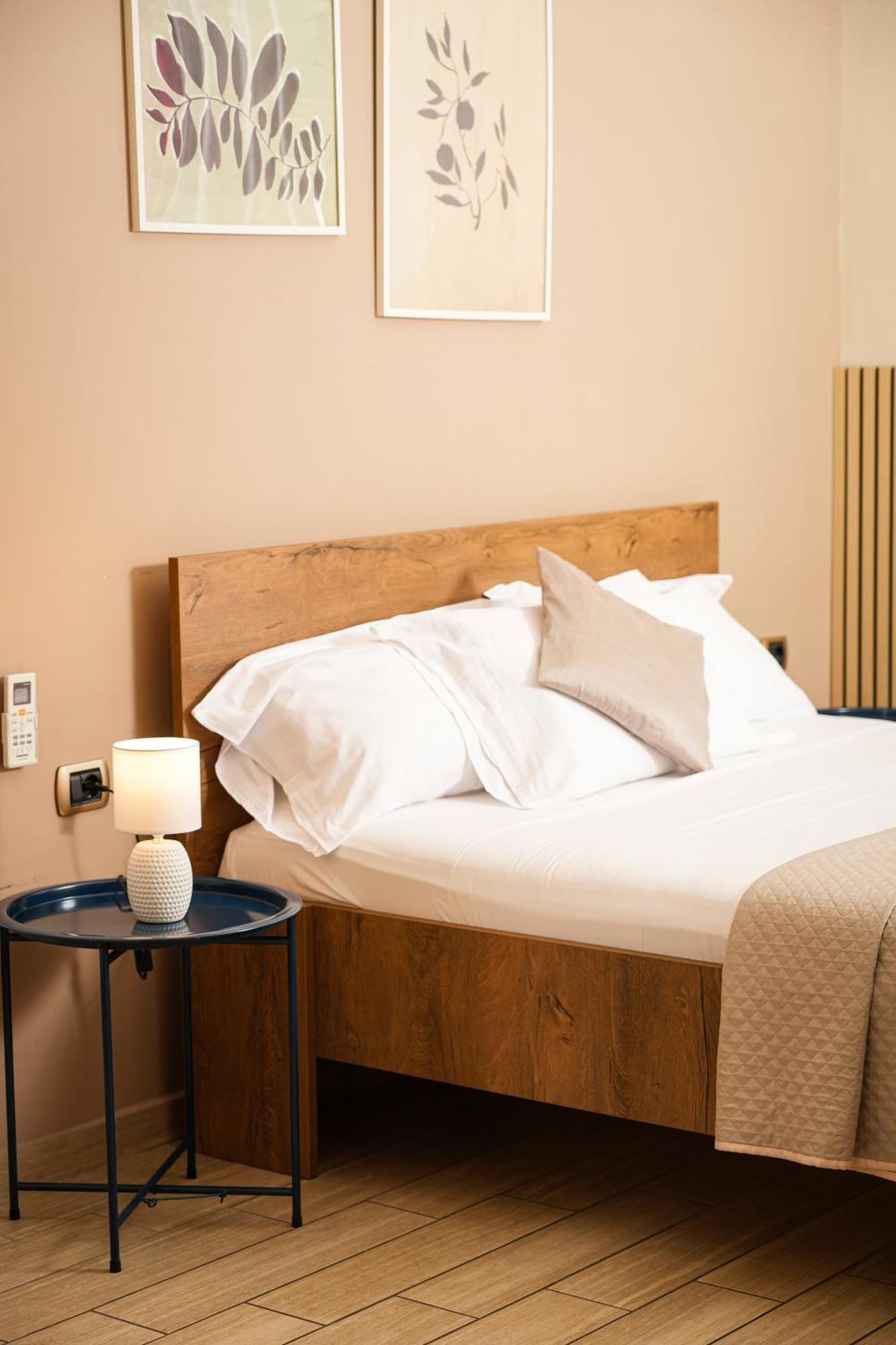 บีแอนด์บี เมโทรโปลิแตน Bed & Breakfast เนเปิลส์ ภายนอก รูปภาพ