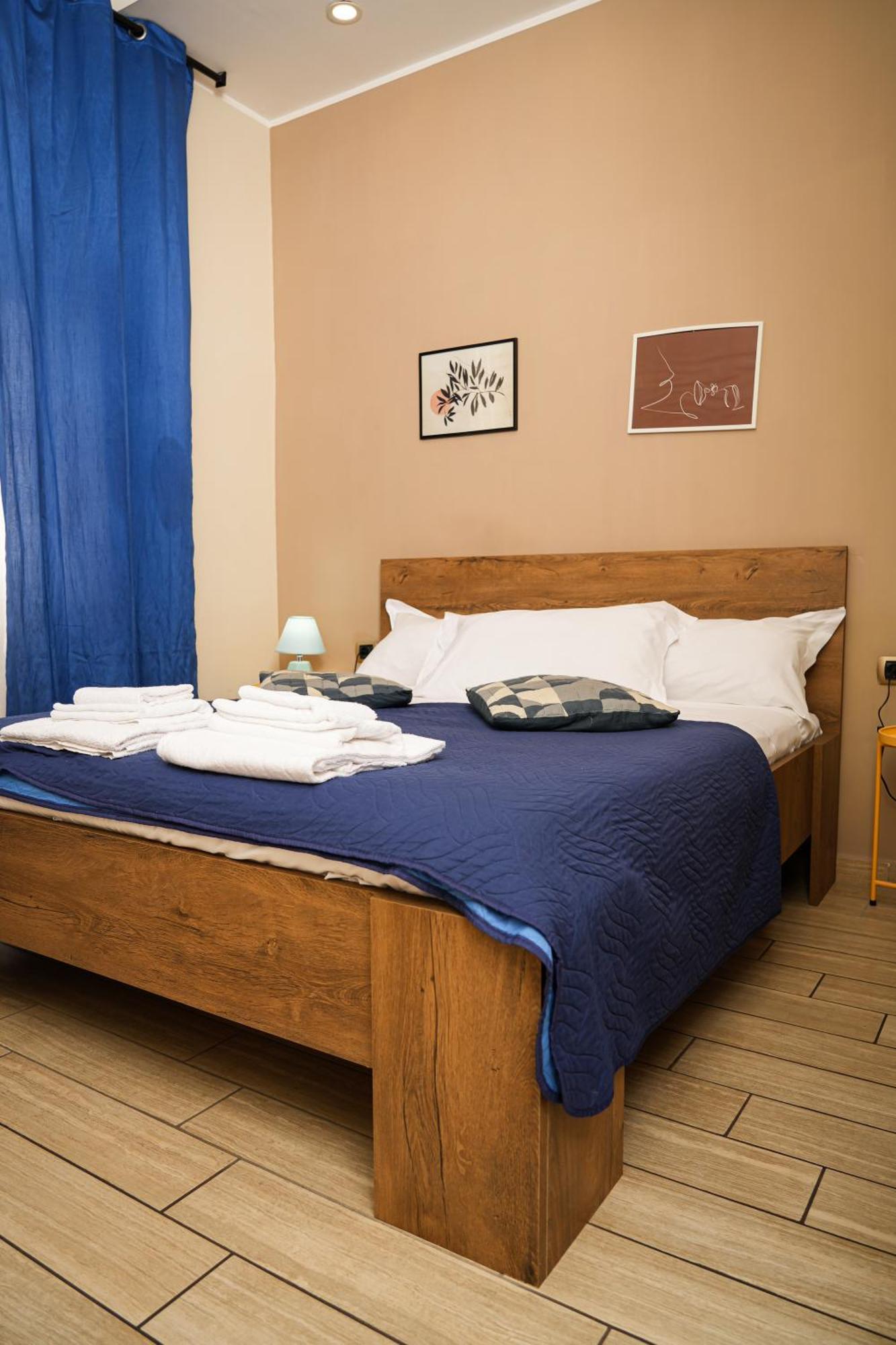 บีแอนด์บี เมโทรโปลิแตน Bed & Breakfast เนเปิลส์ ภายนอก รูปภาพ